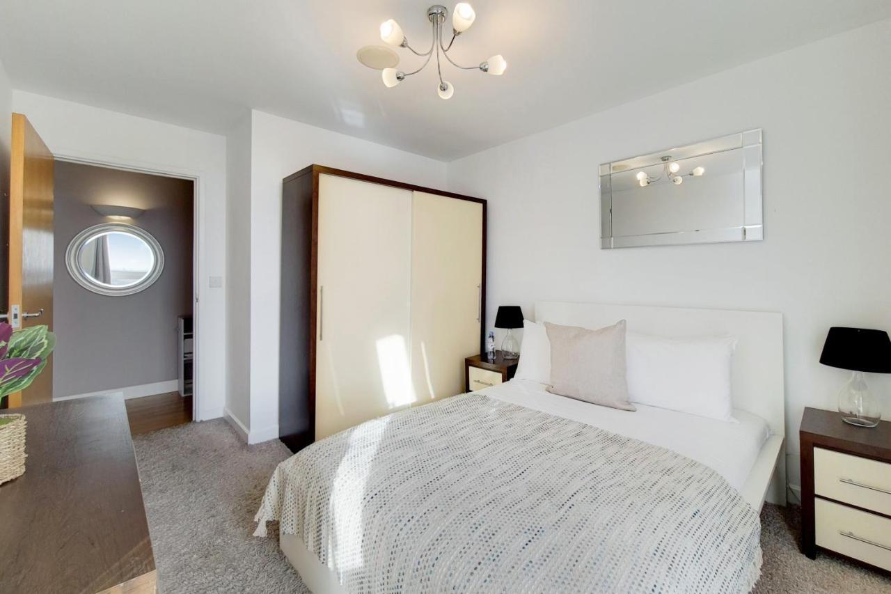 Deluxe Three Bedroom Apartment By London Excel Stays 外观 照片